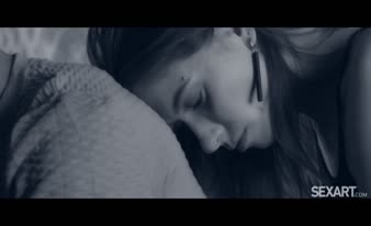 黒人ティーンはワイルドなイケメンとセックスが好き