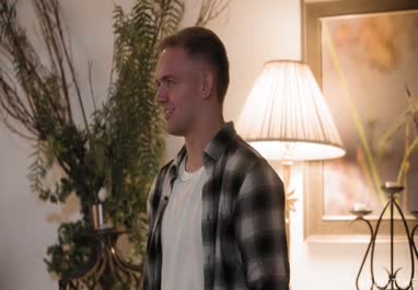 ヌードの巨大なお尻を実現する素晴らしい美女